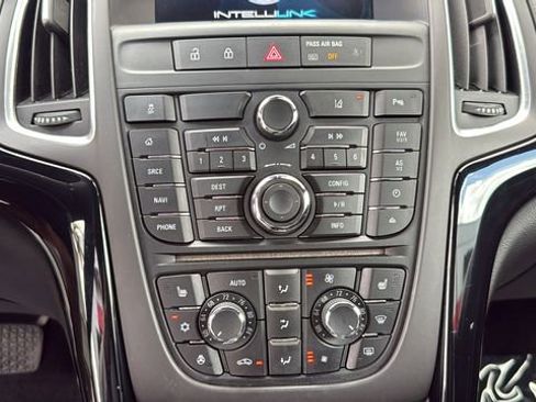 Used 2019 Buick Cascada Premium image 24