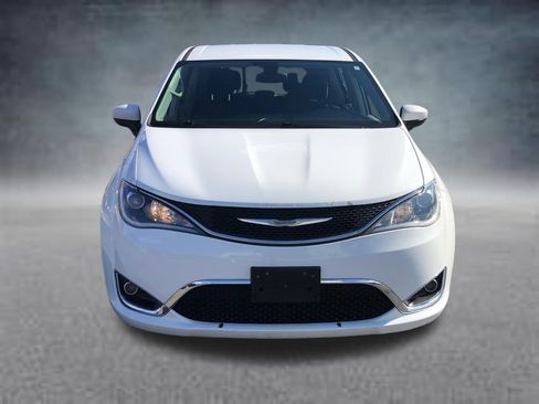 Used 2017 Chrysler Pacifica Touring Plus image 14