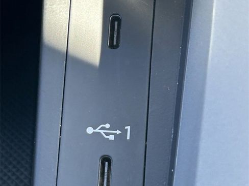 Used 2025 Audi Q3 2.0T Premium image 27