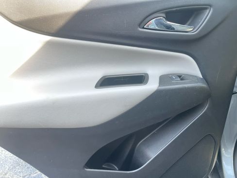 Used 2023 Chevrolet Equinox LT FWD image 18