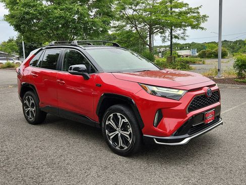 Certified 2022 Toyota RAV4 XSE AWD/4WD image 4