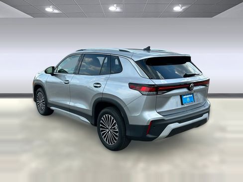 New 2025 Volkswagen Tiguan S FWD image 3