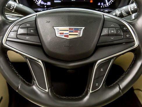 Used 2019 Cadillac XT5 FWD image 24