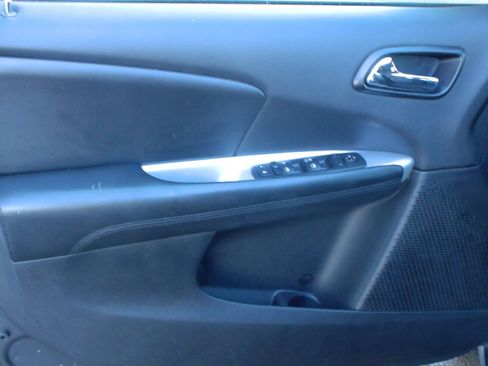 Used 2016 Dodge Journey SXT w/ Comfort/Convenience Group FWD image 12