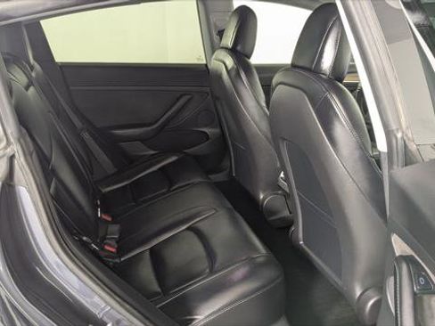 Used 2021 Tesla Model 3 Standard Range Plus image 18