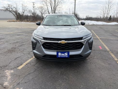 New 2026 Chevrolet Trax LS image 2
