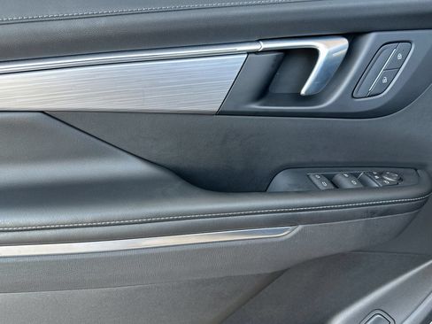 Certified 2025 Buick Enclave Preferred FWD image 11