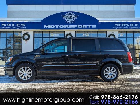 Used 2013 Chrysler Town & Country Touring image 1