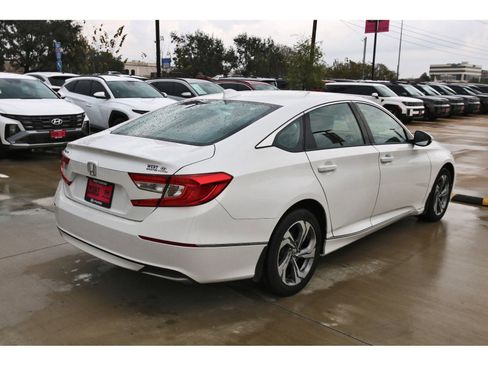 Used 2018 Honda Accord EX image 8
