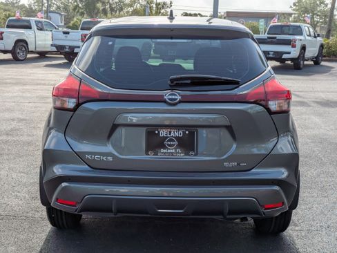 New 2025 Nissan Kicks Play S image 5