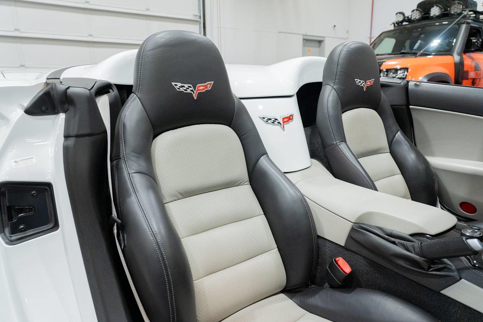 Used 2008 Chevrolet Corvette Convertible w/ Preferred Equipment Group RWD image 25