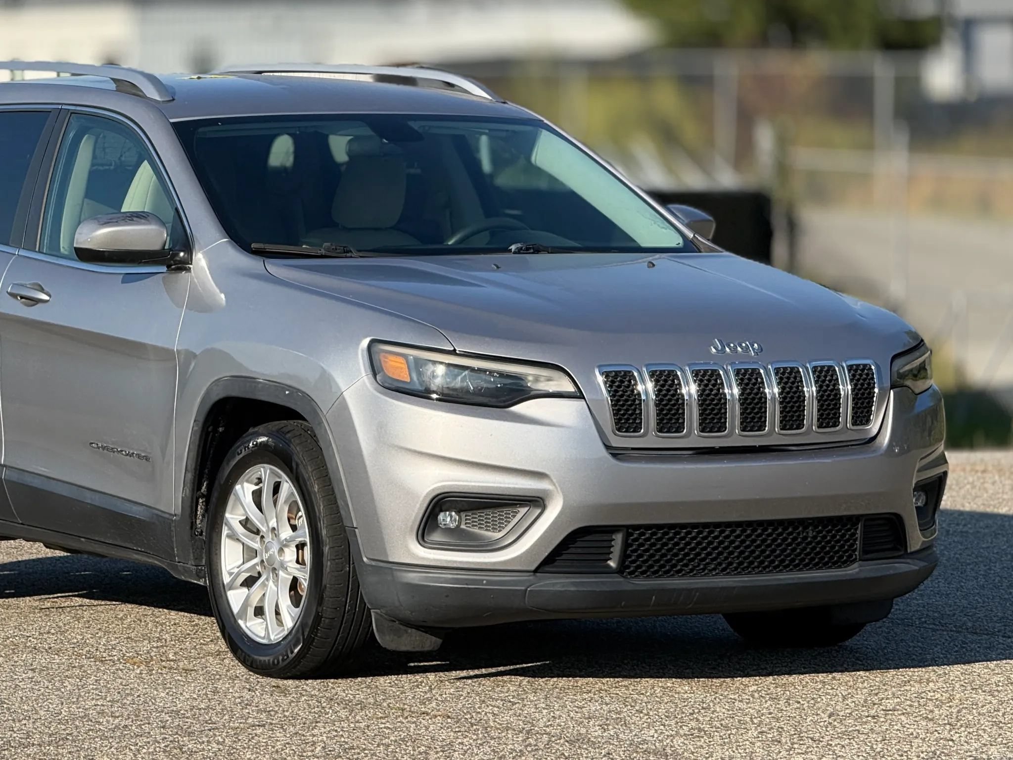 Used 2019 Jeep Cherokee Latitude w/ Popular Appearance Group FWD image 15