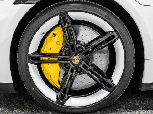 Used 2022 Porsche Taycan Turbo S image 9