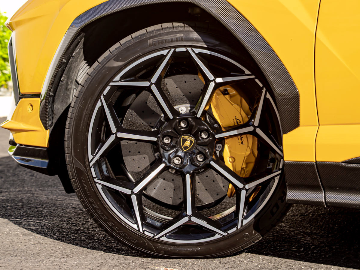 Used 2024 Lamborghini Urus Performante AWD/4WD image 12