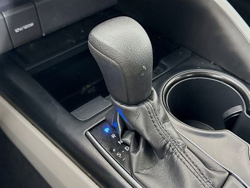 Used 2018 Toyota Camry LE image 18