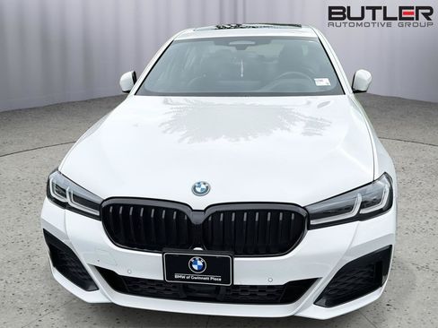 Used 2023 BMW 530e xDrive w/ Premium Package AWD/4WD image 3