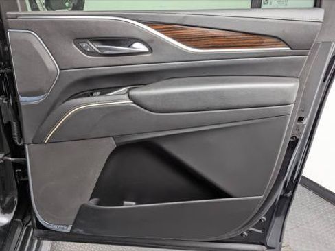 Used 2022 Cadillac Escalade ESV Luxury AWD/4WD image 22