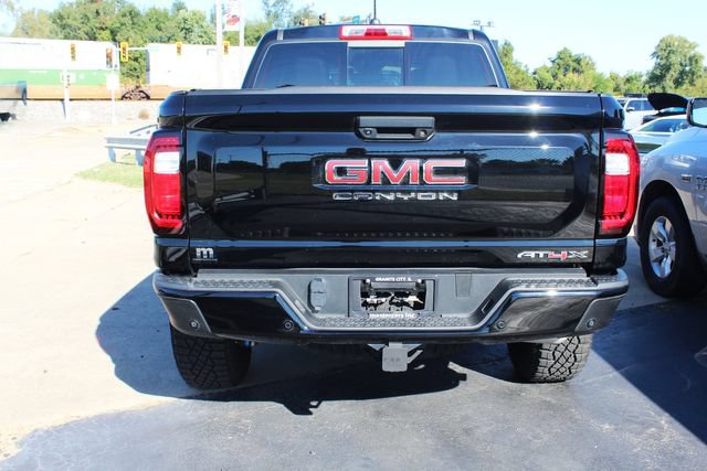 Used 2024 GMC Canyon AT4X AWD/4WD image 7