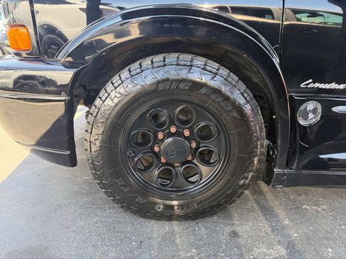 Used 2019 GMC Savana 2500 RWD image 16