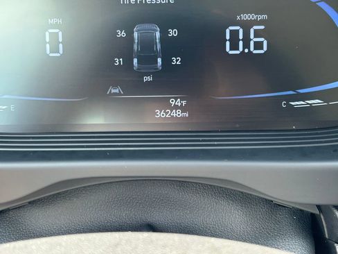Used 2025 Hyundai Venue SEL FWD image 30