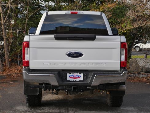 Used 2018 Ford F350 XLT image 19