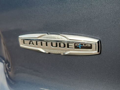 Used 2021 Jeep Cherokee Latitude Plus image 11