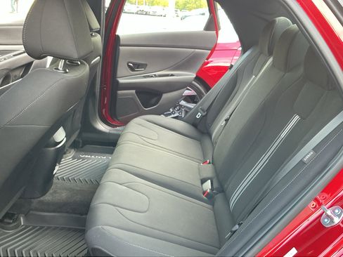 Certified 2025 Hyundai Elantra Sport image 13