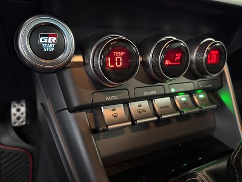 Used 2023 Toyota GR86 Premium image 35