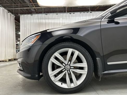 Used 2017 Volkswagen Passat 1.8T SE FWD image 22