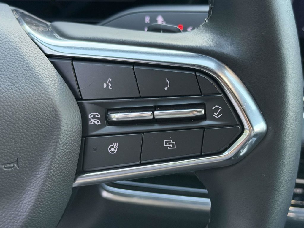 Used 2025 Chevrolet Equinox LT w/ Convenience Package II FWD image 22