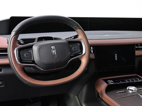 New 2027 Lincoln Navigator Reserve AWD/4WD image 12