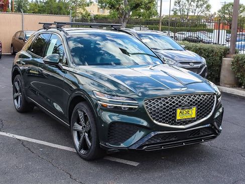 Used 2023 Genesis GV70 2.5T w/ Sport Prestige Package image 3