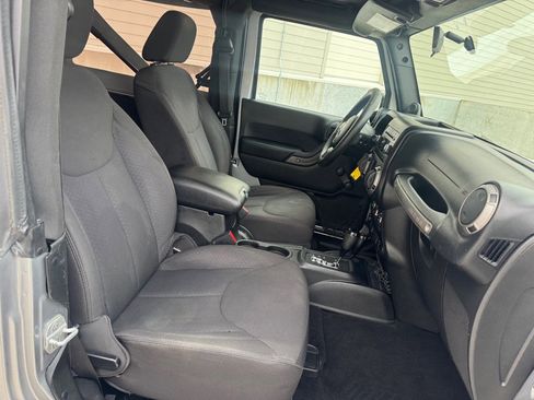 Used 2013 Jeep Wrangler Sport image 21