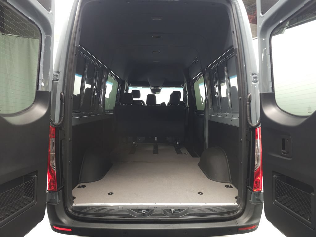 Used 2024 Mercedes-Benz Sprinter 2500 image 25