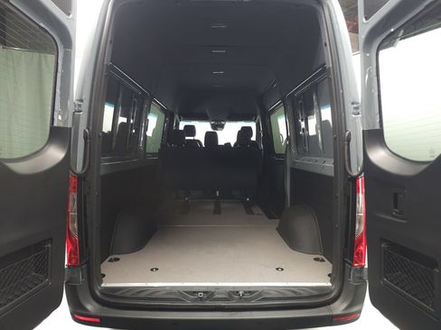 Used 2024 Mercedes-Benz Sprinter 2500 image 25