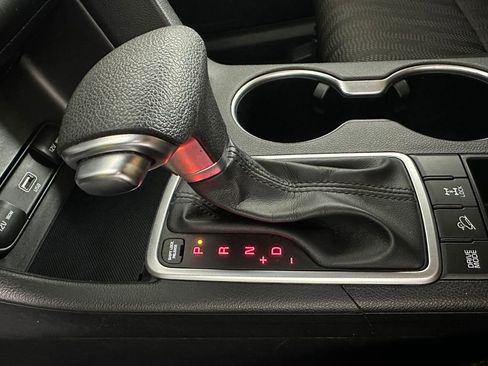 Used 2020 Kia Sportage LX image 14