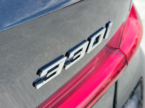 Used 2026 BMW 330i Sedan w/ M Sport Package RWD image 7