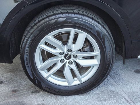 Used 2022 Audi Q5 2.0T Premium w/ Convenience Package image 12