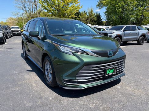 Used 2021 Toyota Sienna LE FWD image 5
