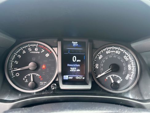 Certified 2023 Toyota Tacoma TRD Off-Road AWD/4WD image 9