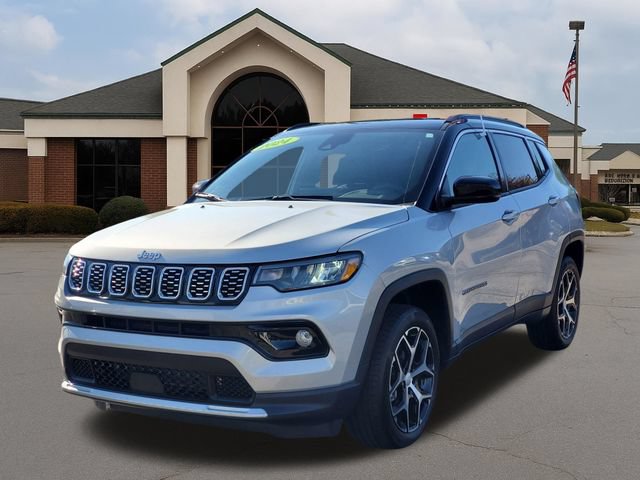 Used 2024 Jeep Compass Limited AWD/4WD image 2
