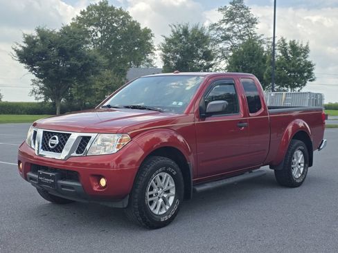 Used 2014 Nissan Frontier SV w/ SV Value Truck Package AWD/4WD image 4
