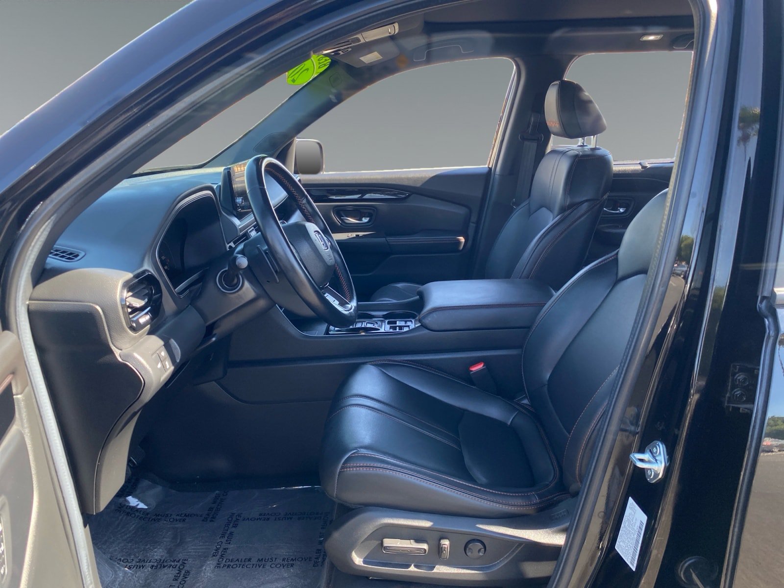 Used 2025 Honda Pilot TrailSport image 9
