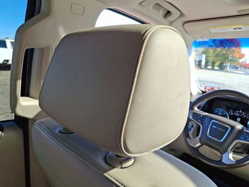 Used 2018 GMC Yukon Denali AWD/4WD image 14