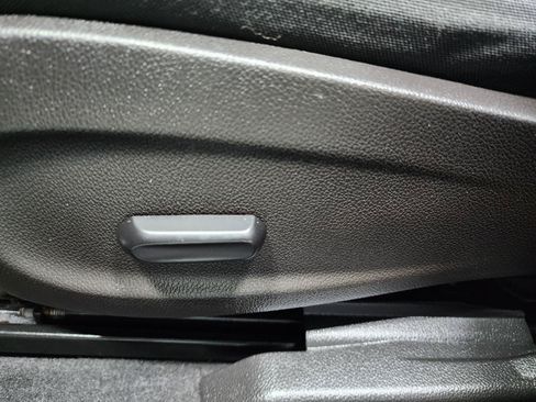 Used 2016 Chevrolet Cruze LT FWD image 17