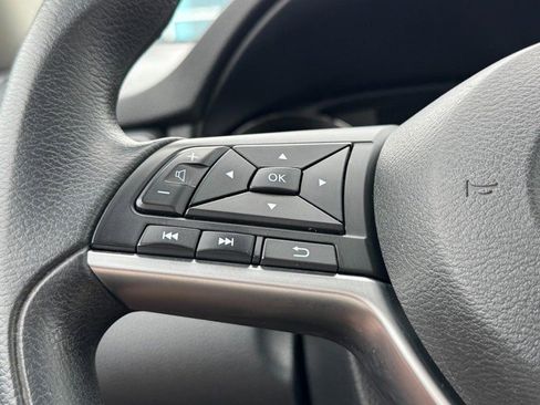 Used 2018 Nissan Rogue S AWD/4WD image 16