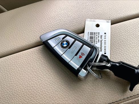 Used 2019 BMW 530i image 14