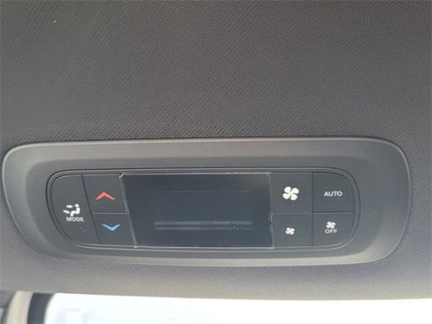 New 2026 Chrysler Pacifica Select image 25