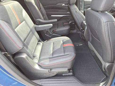 Used 2024 Chevrolet Traverse RS AWD/4WD image 28