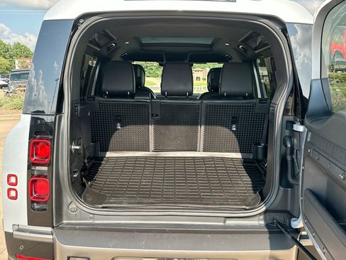 Used 2021 Land Rover Defender 110 X-Dynamic HSE image 24